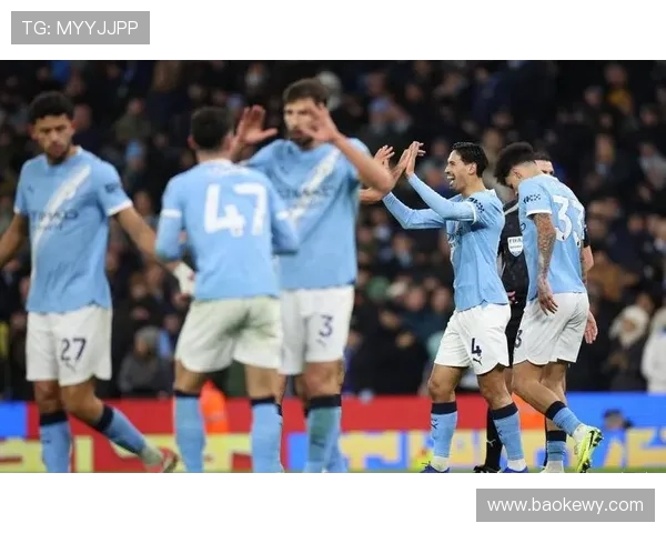 曼城持续领跑英超，展现强劲竞争力与霸主风范