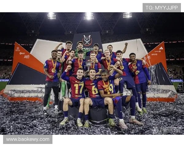 马竞球迷激情支持球队，主场氛围助力逆转胜利表现持续提升