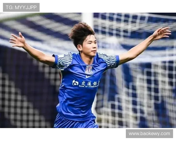 足球新星崛起，年轻天才近期表现稳健，备受全球关注