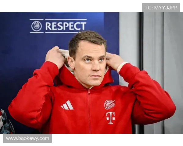 从德甲新星到拜仁门神:诺伊尔的生涯跃迁 从德甲新星到拜仁门神:诺伊尔的生涯跃迁