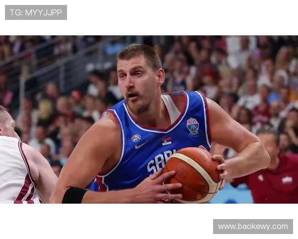 罗伯特森突破组织主导进攻 与约基奇传导形成鲜明差异